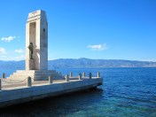 reggio-monument-to-vittorio-emanuele-iii-on-strait-of-messina-1