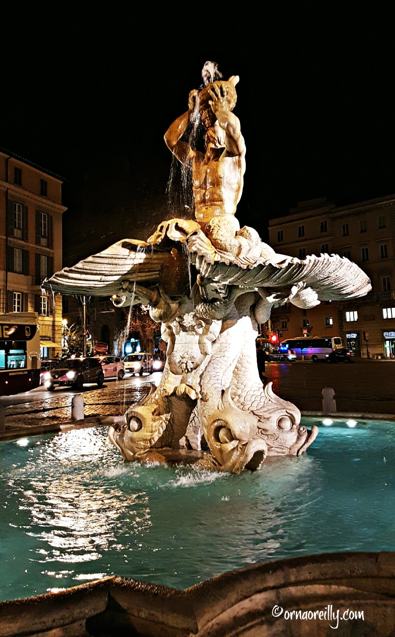 Fontana del Tritone 